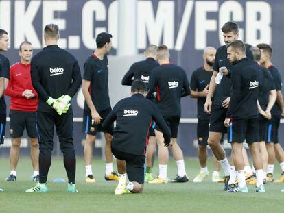 Sesión de entrenamiento que realiza la plantilla barcelonista para preparar el próximo partido ante el Eibar