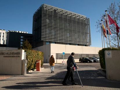Fachada de la residencia de mayores Centro Alzheimer Fundación Reina Sofía en Vallecas, en enero de 2022, en Madrid.