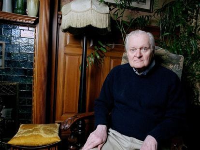 John Ashbery, retratado en su casa en 2010.