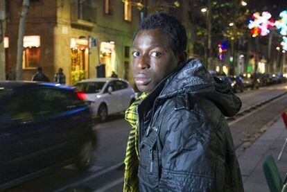 Yaya Diaby, el joven maliense que se ha quedado en la calle por negarse a pasar de nuevo por el forense para demostrar sus 16 años.