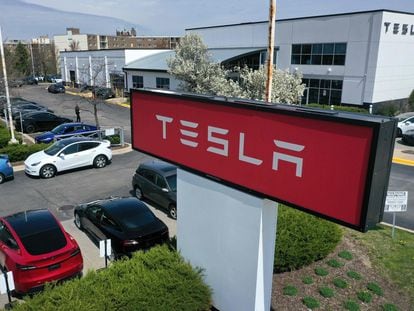 Un concesionario de Tesla en Schaumburg (Illinois).