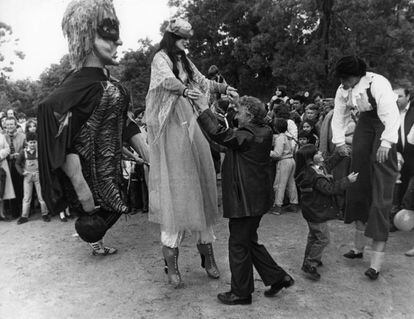 Charanga en la Casa de Campo de Madrid, en la celebran de la festividad del santo, el 15 de mayo de 1984.