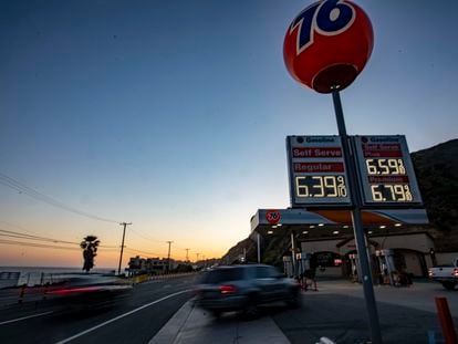 Una gasolinera de Malibú (California) el pasado 10 de marzo.