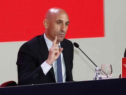 Luis Rubiales, durante la reunión de este martes en la Ciudad del Fútbol entre la federación y los clubes de la Primera RFEF.