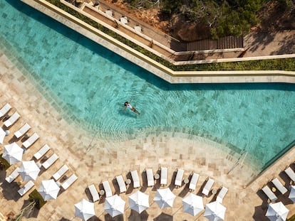 Piscina del hotel Six Senses Ibiza.