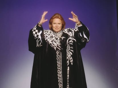 Walter Mercado, el estrafalario vidente, fotografiado en 2001.