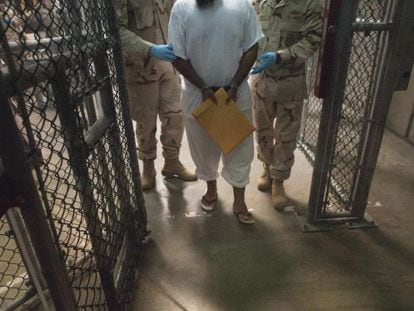 Imatge d'un detingut a Guantánamo.