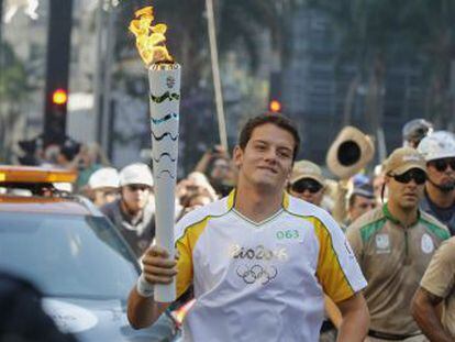 La ciudad sede de los Juegos de la XXXI Olimpiada recibe la llama tras más de tres meses de recorrido.