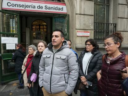 Miembros del comité de huelga de las urgencias extrahospitalarias, el jueves 17 en Madrid.
