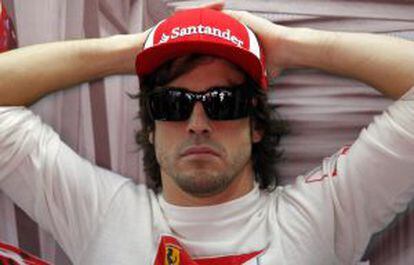 Fernando Alonso durante un descanso, en el Gran Premio de Brasil de la temporada pasada