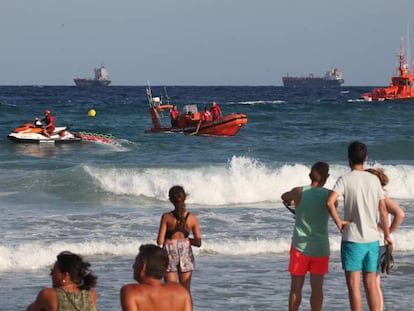 Tasques de busca a la platja Miracle.