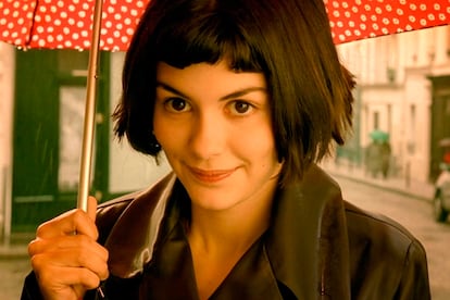 Audrey Tautou en Amelie
Cuando se estrenó en 2001, miles de chicas se lanzaron a esta suerte de corte bob con flequillo extremo y degrafilado, como cortado en casa a base de tijeretazos. Fue uno de los más amados (y también odiados). Su influencia en el estilo parisino es indudable.