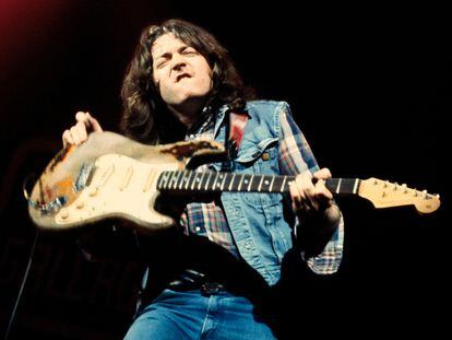 UNSPECIFIED - JANUARY 01:  Photo of Rory GALLAGHER  (Photo by Fin Costello/Redferns)