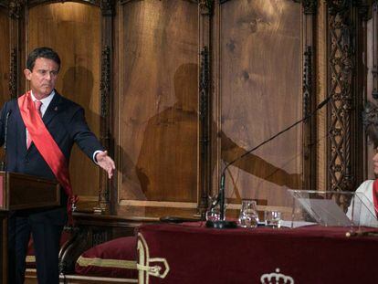 Manuel Valls, en la toma de posesión como concejal en el Ayuntamiento.