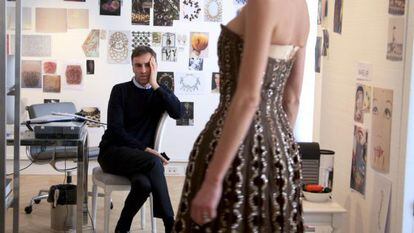 Raf Simons en 'Dior and I', que se estrenará en Barcelona.