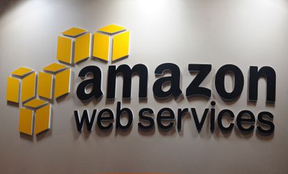 Logo de Amazon Web Services.