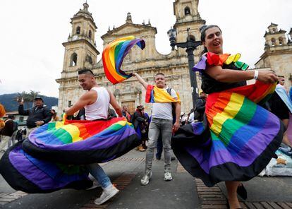 El país sudamericano ha salido a las calles a bailar por la "esperanza y la alegría" del cambio de Gobierno.