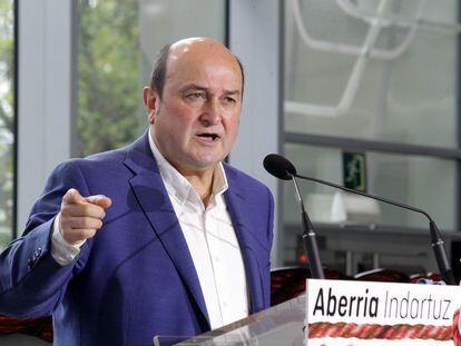 El presidente del PNV, Andoni Ortuzar, interviene este mes durante la celebración del Aberri Eguna en Bilbao.