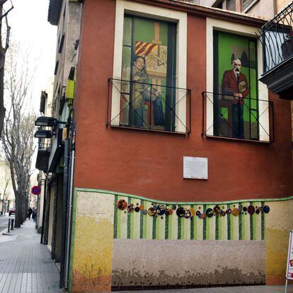 Un rincon en el Carrer Gran de Sant Andreu, en Barcelona.