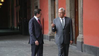El expresidente de México, Enrique Peña Nieto, junto a Andrés Manuel López Obrador, actual mandatario del país norteamericano. 