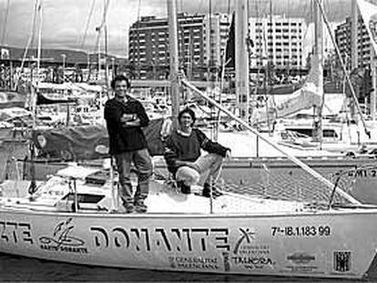 Francisco Rodríguez y Nacho Moratinos, en el barco Hazte donante durante su paso por Almería.