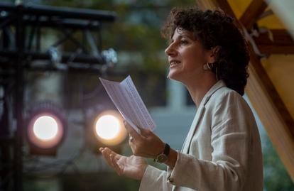 "Es difícil cumplir las promesas, nos cuesta hacer este paso, pero el compromiso no puede fallar"; dijo Marina Garcés en el acto inaugural de la Bienal del Pensamiento, en el CCCB.
