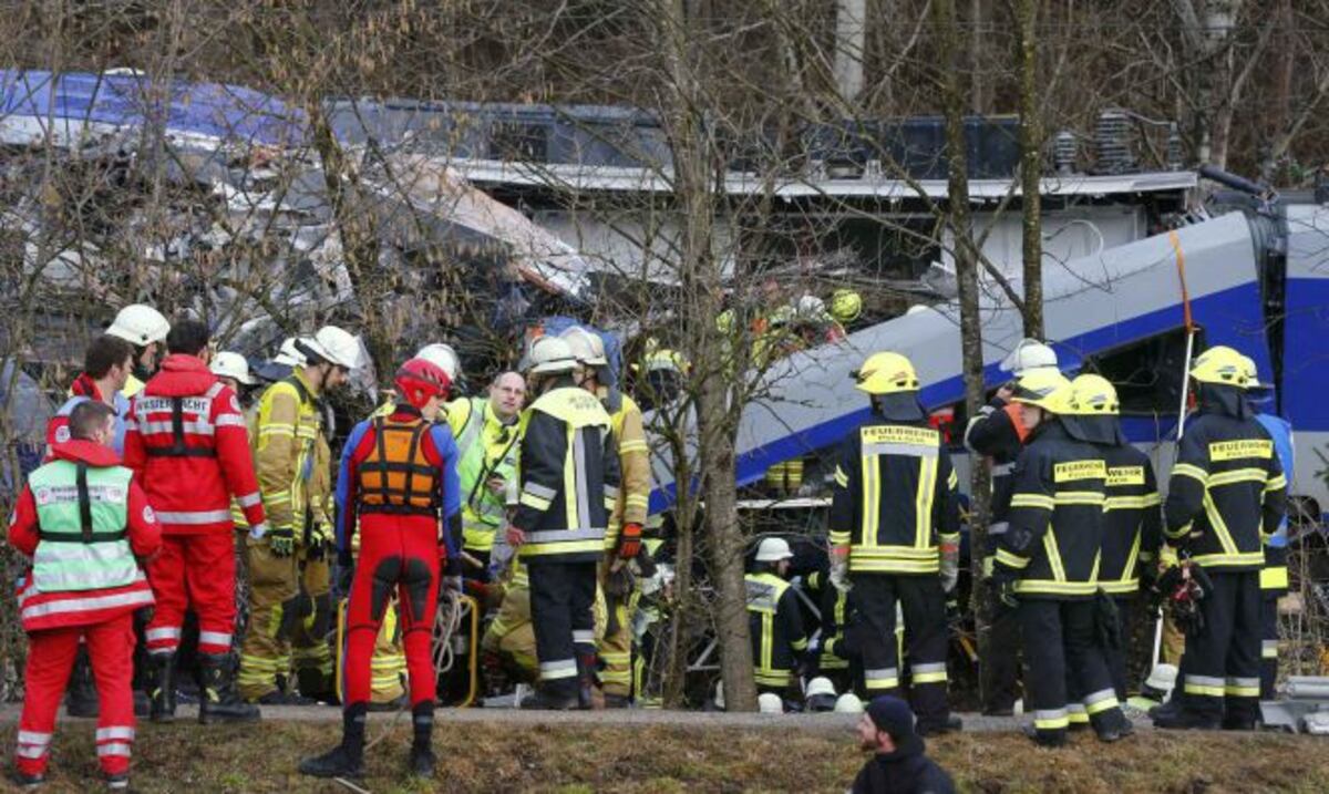 Diez muertos en un choque de trenes en Alemania Economía nacional e