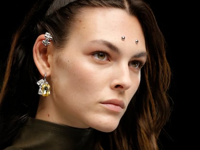 La modelo Vittoria Ceretti en el desfile de Givenchy.