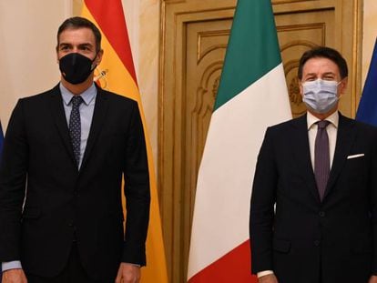 El presidente del Gobierno, Pedro Sánchez, y el primer ministro de Italia, Giuseppe Conte.
 