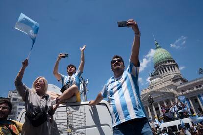 Simpatizantes de Javier Milei durante el discurso.