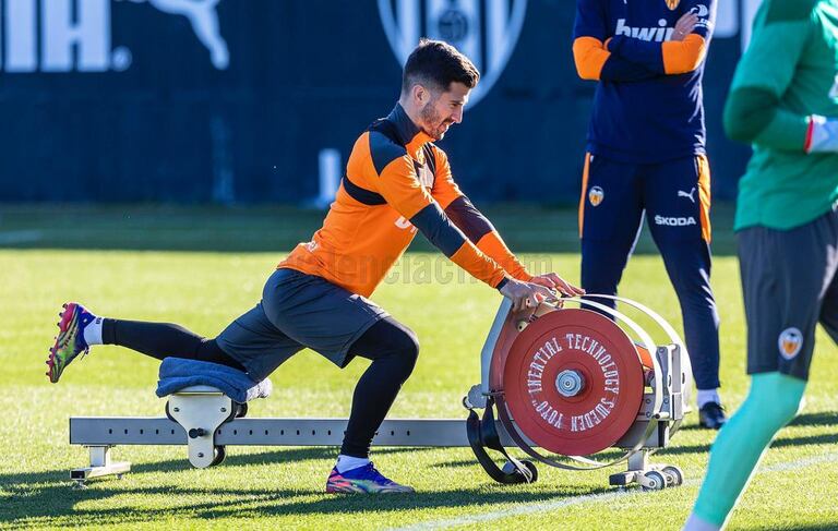 José Luis Gayà, en una sesión de entrenamiento en la Ciudad Deportiva de Paterna.