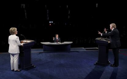 Donald Trump y Hillary Clinton durante el debate presidencial