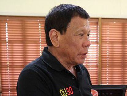 El presidente de Filipinas responde a las críticas contra su campaña antidrogas, en la que han muerto más de 13.000 personas