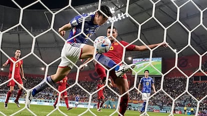 Ao Tanaka, anotando el segundo gol de Japón frente a España.