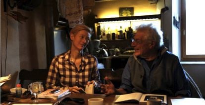 Tilda Swinton y John Berger, en en el documental 'The Seasons in Quincy'.