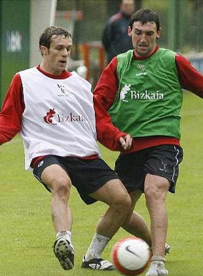 Koikili, junto a Zubiaurre en un entrenamiento del Athletic.