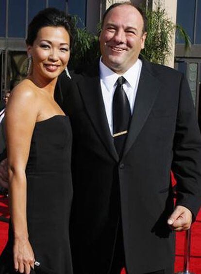 El actor que da vida a 'Tony Soprano' en la pequeña pantalla se ha casado en Hawai con su prometida, una ex modelo