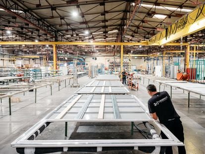 Desde las instalaciones de Liderkit en Guarromán (Jaén) se fabricaron 7.200 carrocerías en 2022.