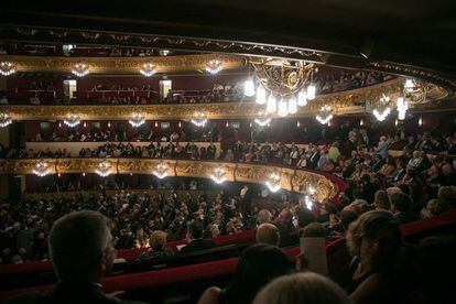 El público asistente a la inauguración de la nueva temporada en el Teatro del Liceo, en Barcelona. 