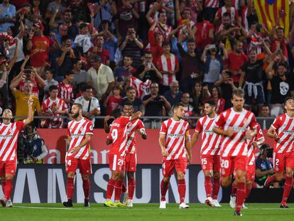 Los jugadores del Girona celebran un gol en su estadio de Montilivi.