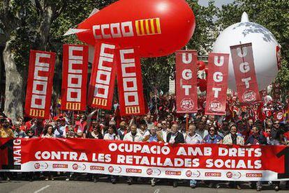 Cabecera de la manifestación sindical celebrada ayer en Valencia para conmemorar el Día del Trabajo.