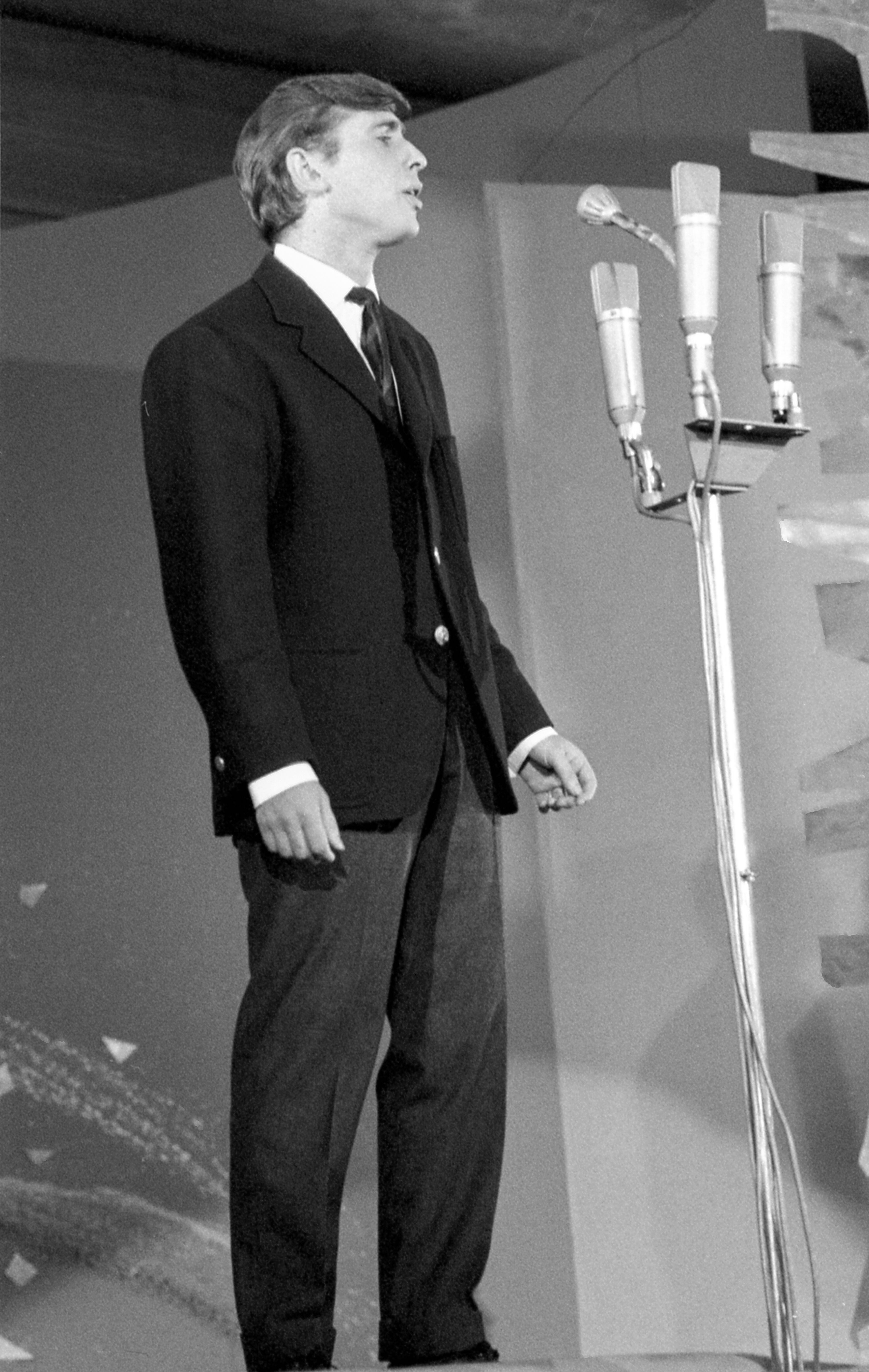 El cantante Raimon en 1964 en Madrid.