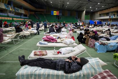 En el palacio de deportes de la capital moldava, Moldexpo, hacían noche cada día una media de 500 personas, que provenían en su mayoría de la región ucrania de Odesa. Habían cruzado la frontera con Moldavia por el puesto fronterizo de Palanca y esta era su primera parada antes de conseguir un transporte hacia Rumanía. 