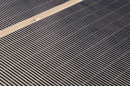 Vista aérea de la central fotovoltaica de Puerto Peñasco, mientras la CFE trabaja en su construcción, el pasado 2 de febrero.