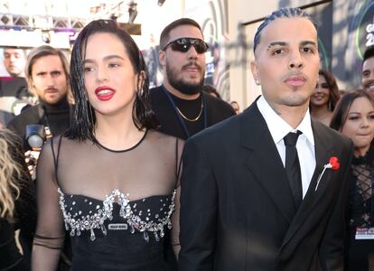 Rosalía y Rauw Alejandro, en la 23ª edición de los Grammy Latinos, el 17 de noviembre en Las Vegas.