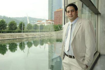 El psicólogo Alberto Apicella, ayer poco antes de pronunciar su conferencia en el Palacio Euskalduna de Bilbao.