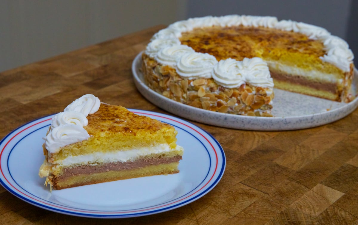 Tarta San Marcos, el postre con el que media España ha celebrado su cumpleaños | El Comidista | Gastronomía