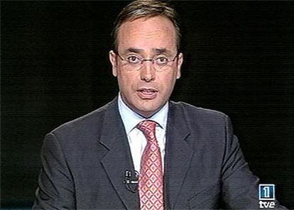 Alfredo Urdaci, durante la emisión de la información sobre la sentencia contra TVE.