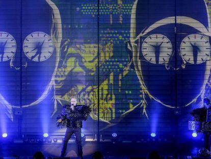 Neil Tennant (izquierda) y Chris Lowe, los Pet Shop Boys, durante su actuaci&oacute;n en Cap Roig.