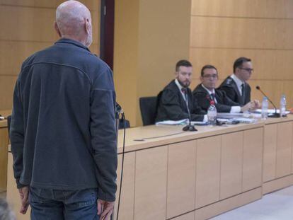 El entrenador Miguel Ángel Millán, este martes en el juicio por abusos sexuales que se sigue contra él en la Audiencia Provincial de Tenerife.